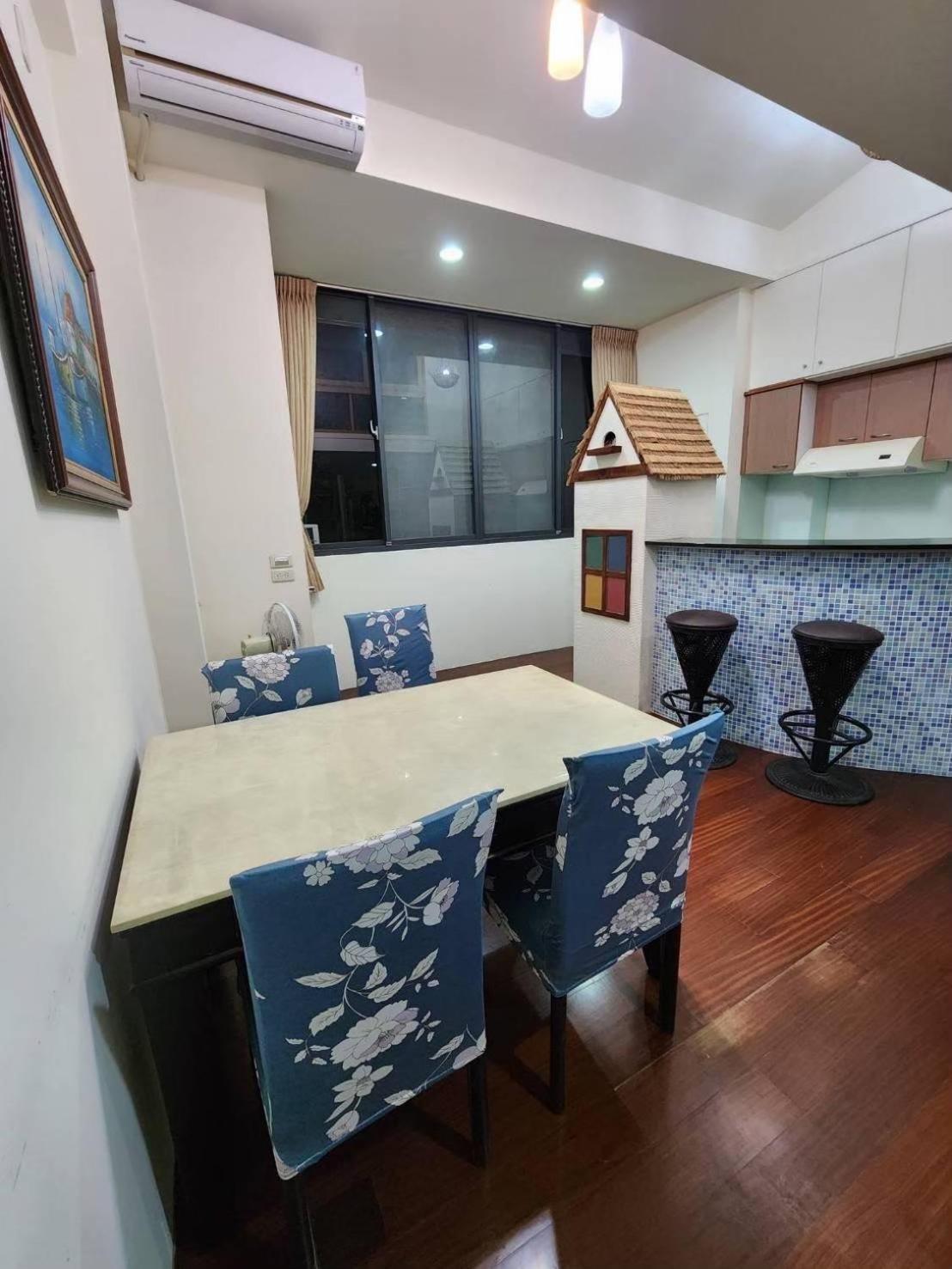 Miaoli Sanyi Travelling Homestay Buitenkant foto